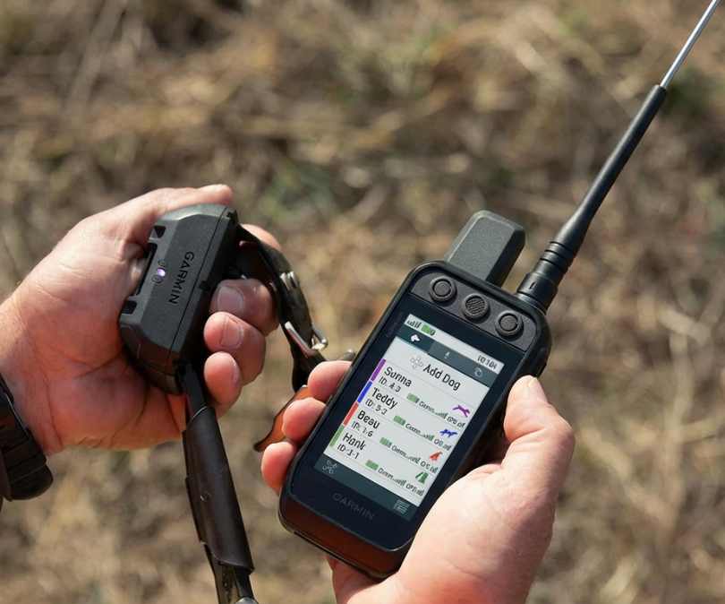 Hunter using Alpha XL in the field